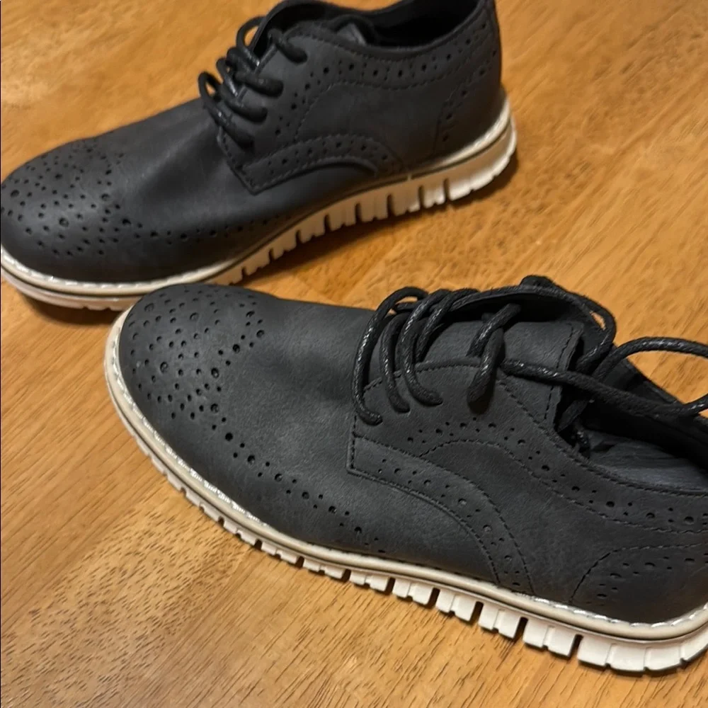 Steve Madden Charcoal Perforated Dress Shoes